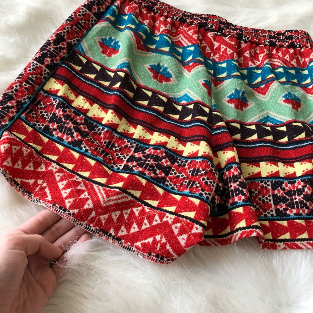 4/$20 • BCBGMAXAZRIA • oriel shorts - Picture 4 of 7